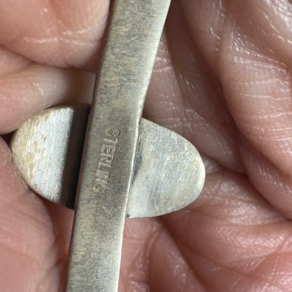 Green Variscite Sterling Silver Sun Stamped Cuff. Southwest Spiderweb Cabochon - Picture 3 of 4